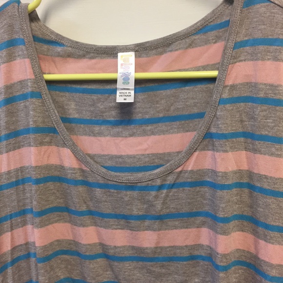 Lularoe medium perfect tee - Picture 2 of 3